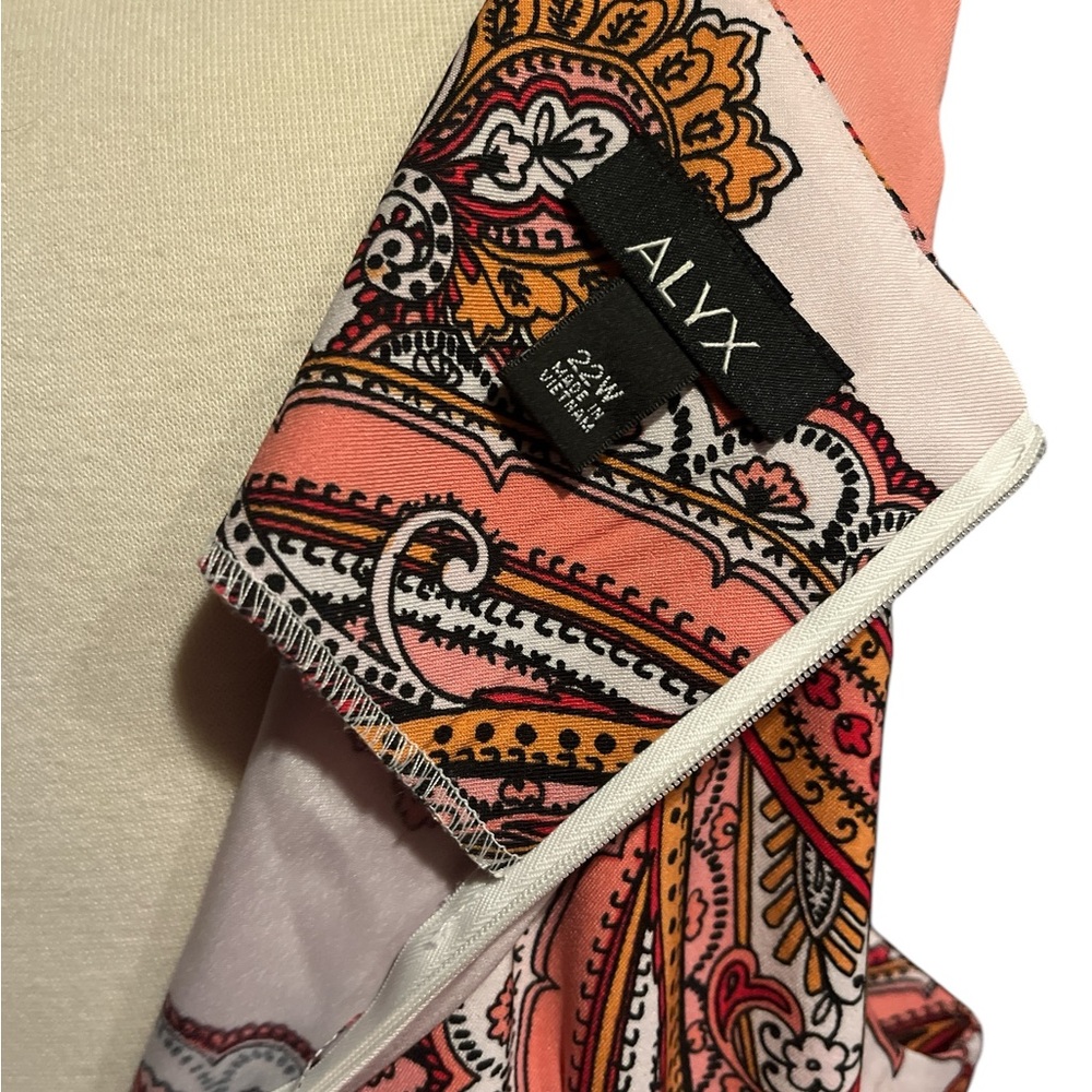 Paisley Print Sleeveless Dress - pink and white - Picture 6 of 6